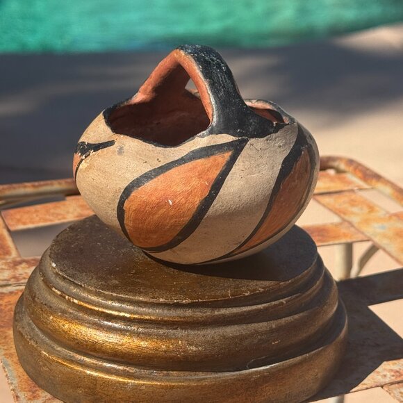 Antique Santo Domingo Kewa Pueblo Basket Pot - Native Pottery, Early 1900s - Picture 5 of 10